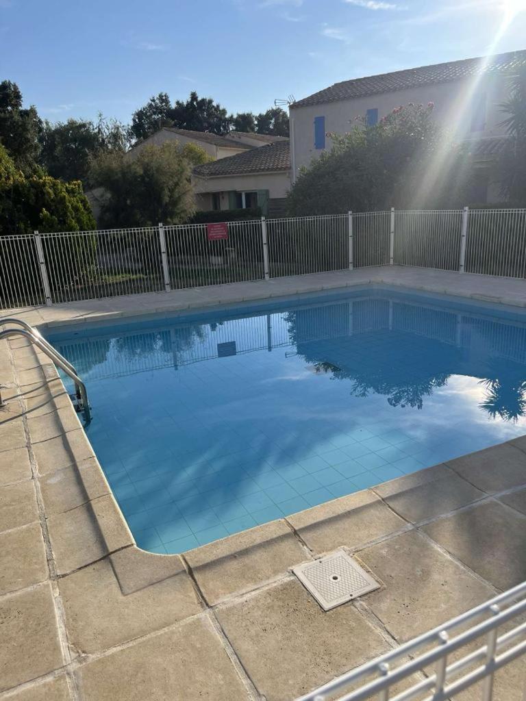 Appartement T2, 4 Personnes, Climatise, Avec Piscine, Village De La Mer La Londe-les-Maures Extérieur photo